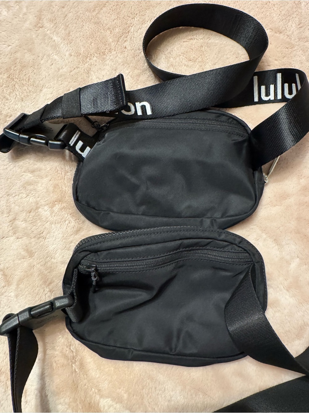 Lululemon everywhere Belt bags, black, good condition - Picture 2 of 2